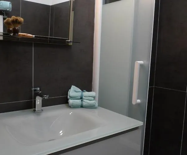 Nidu Accogliente In Balagna * L'Ile-Rousse (Corsica)